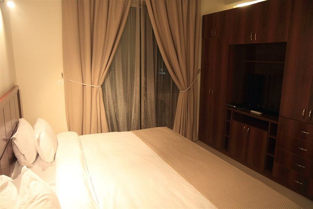 Midtown & Отель 4*