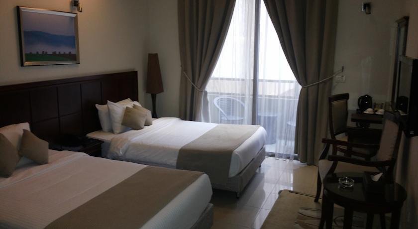 Hotel Midtown & 4*