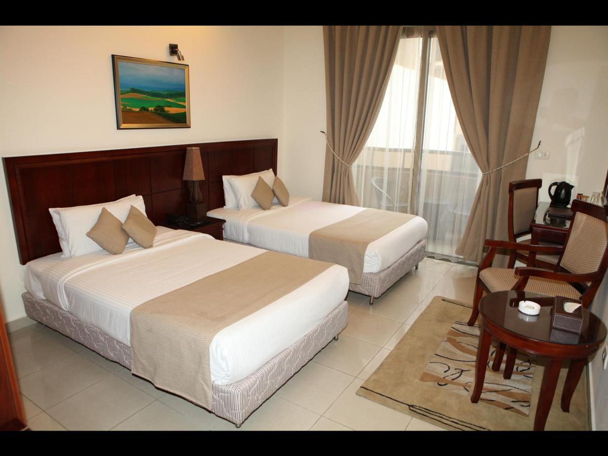 Hotel Midtown & 4*
