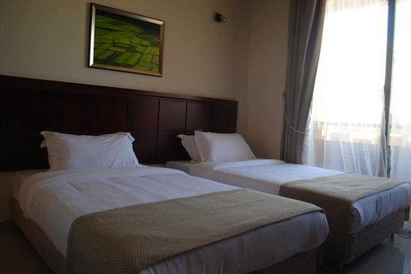 Hotel Midtown & 4*